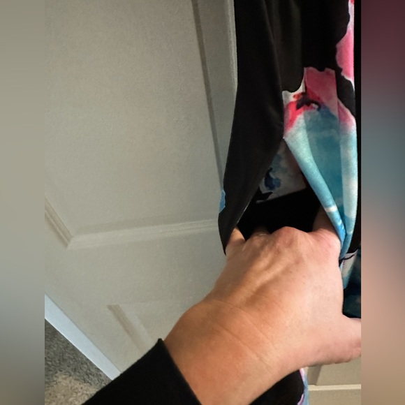 Cute dress with pockets. Brand new with tags medium - Picture 4 of 4